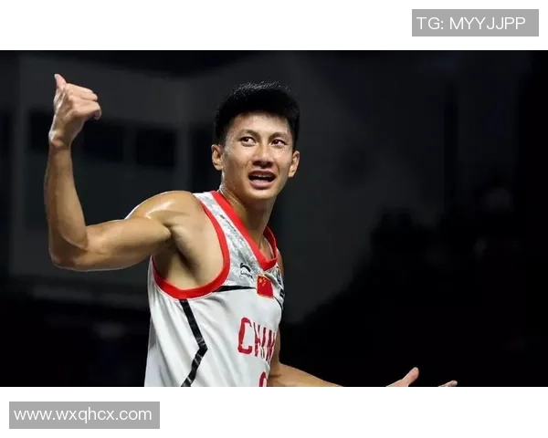 足球场上的黑色传奇他是长得最黑的足球明星与众不同的魅力与实力并存